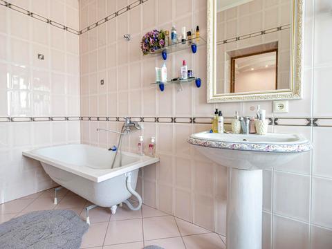 будинок за адресою Генерала Тараса Чупринки вул. (Пушкіна)