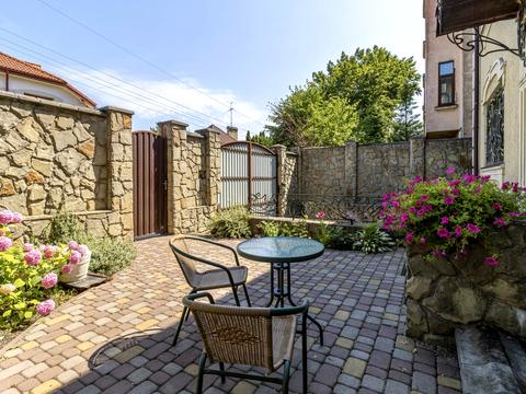 будинок за адресою Генерала Тараса Чупринки вул. (Пушкіна)