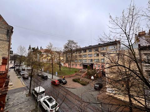 квартира за адресою Гетьмана Петра Дорошенка вул. (Жовтнева), 73