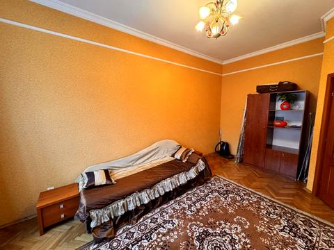 квартира за адресою Гетьмана Петра Дорошенка вул. (Жовтнева), 73