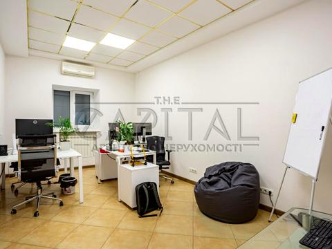 коммерческая по адресу Ивана Мазепы ул. (Январского Восстания), 4/6