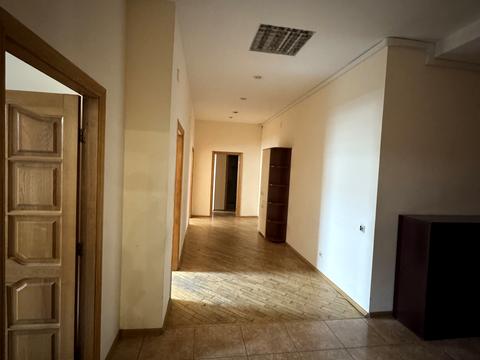 комерційна за адресою Жилянська вул., 5Б