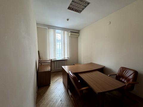 комерційна за адресою Жилянська вул., 5Б