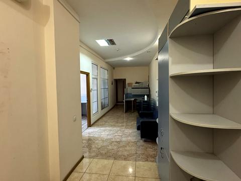 комерційна за адресою Жилянська вул., 5Б
