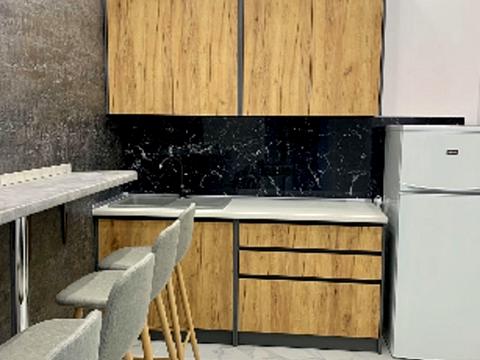 комерційна за адресою Кловський узвіз (Кловський), 7a