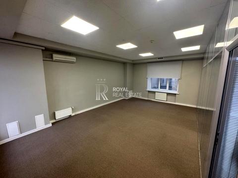 комерційна за адресою Петра Сагайдачного вул., 8