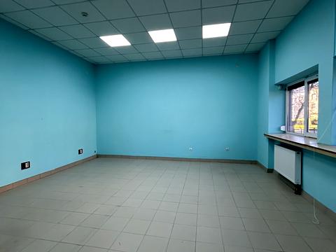 комерційна за адресою Личаківська вул. (), 165