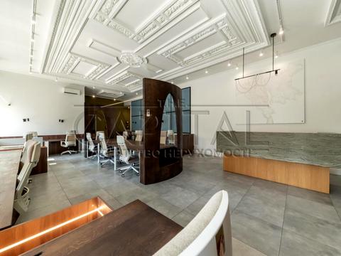 комерційна за адресою Київ, Лисенка вул., 8