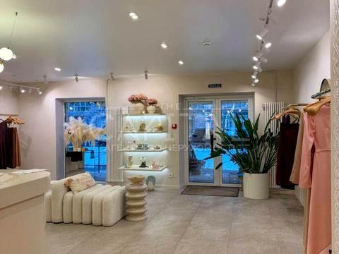 комерційна за адресою Василя Тютюнника вул. (Анрі Барбюса), 49