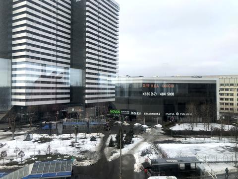 комерційна за адресою Голосіївський просп. (40-річчя Жовтня), 132