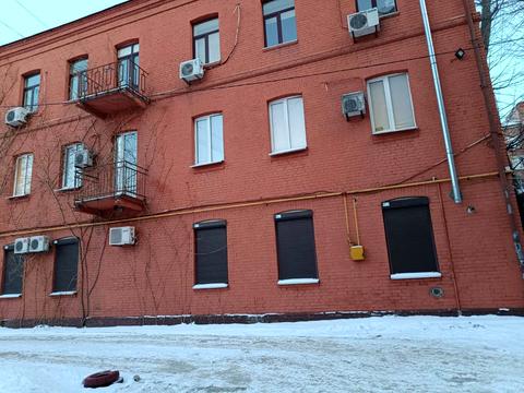 комерційна за адресою Соборна пл. (Жовтнева), 1