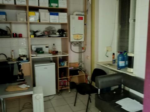 комерційна за адресою Соборна пл. (Жовтнева), 1