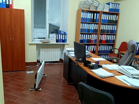 комерційна за адресою Соборна пл. (Жовтнева), 1