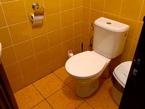 комерційна за адресою Соборна пл. (Жовтнева), 1