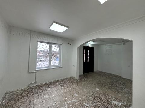 комерційна за адресою Вербова вул., 44