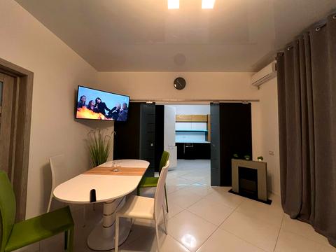 квартира за адресою Гайдамацька вул. (Марфи Струтинської), 2в