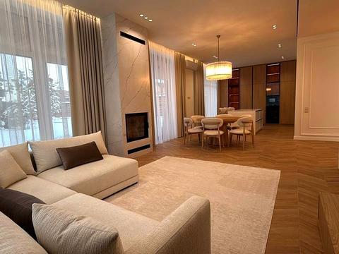 будинок за адресою Розкішна