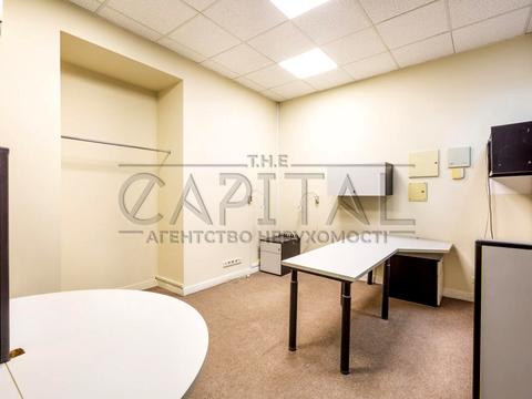 комерційна за адресою Велика Васильківська вул. (Червоноармійська), 68