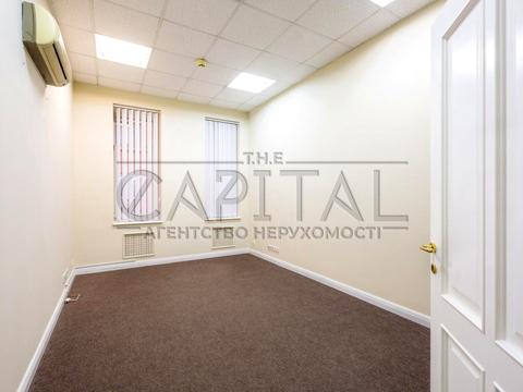 комерційна за адресою Велика Васильківська вул. (Червоноармійська), 68