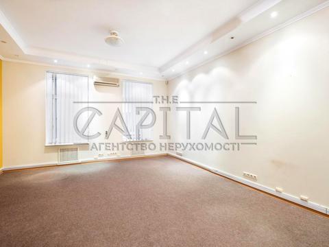 комерційна за адресою Велика Васильківська вул. (Червоноармійська), 68