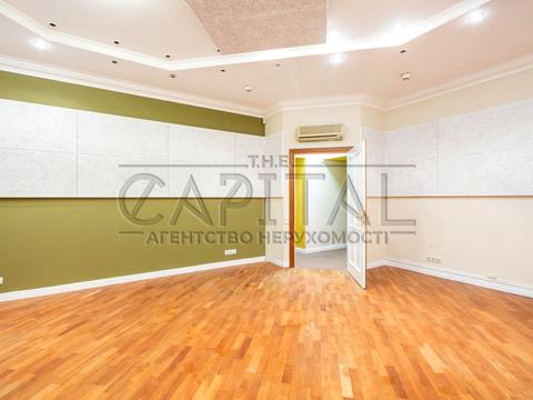 комерційна за адресою Велика Васильківська вул. (Червоноармійська), 68