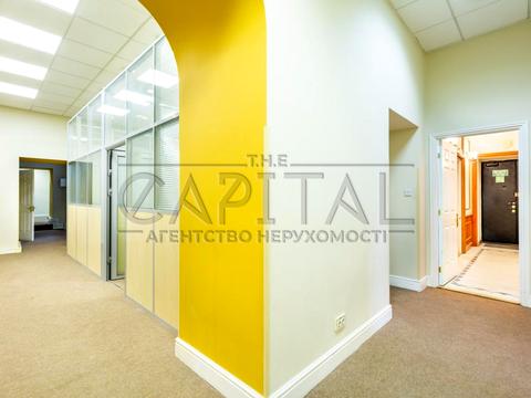 комерційна за адресою Велика Васильківська вул. (Червоноармійська), 68