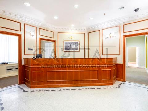 комерційна за адресою Велика Васильківська вул. (Червоноармійська), 68