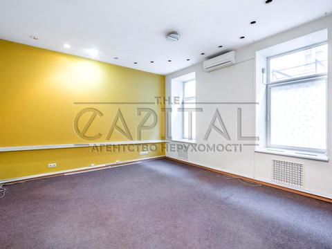 комерційна за адресою Велика Васильківська вул. (Червоноармійська), 68