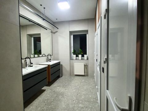 комерційна за адресою Станційна вул., 56