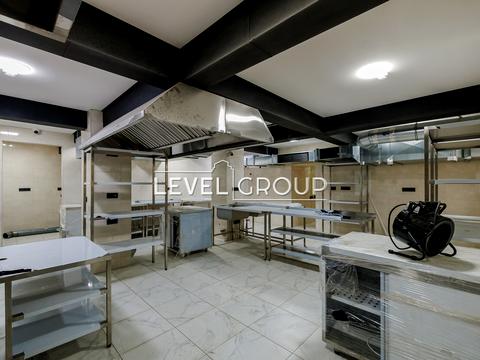 комерційна за адресою Набережно-Хрещатицька вул., 17/18