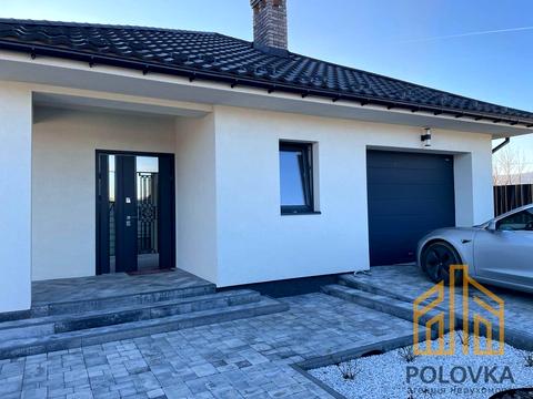 будинок за адресою Молодіжна