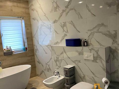 будинок за адресою Молодіжна