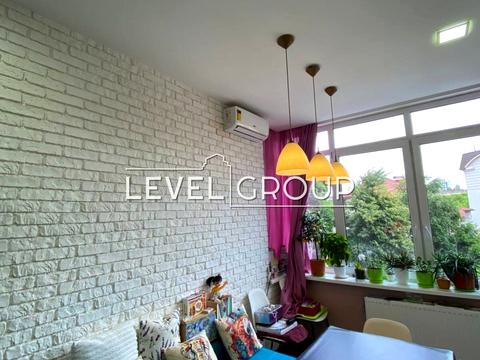 квартира за адресою Академіка Єфремова вул. (Командарма Уборевича), 8-А