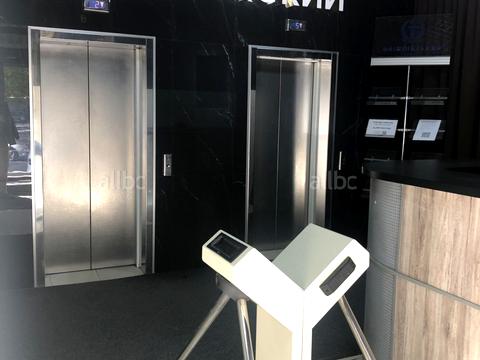 комерційна за адресою Велика Васильківська вул. (Червоноармійська), 72