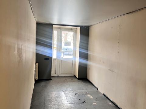 комерційна за адресою Василя Червонія вул. (Гагаріна), 8б