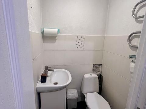 комерційна за адресою Василя Червонія вул. (Гагаріна), 8б