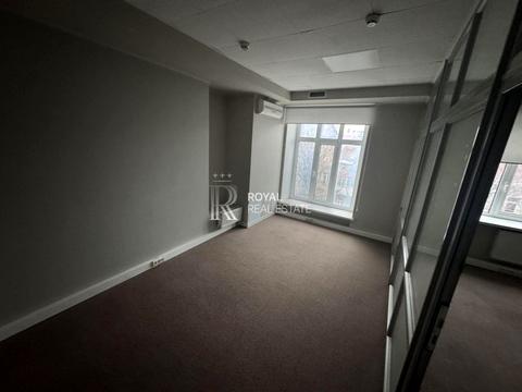 комерційна за адресою Петра Сагайдачного вул., 8