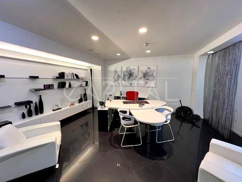 комерційна за адресою Спортивна пл., 1