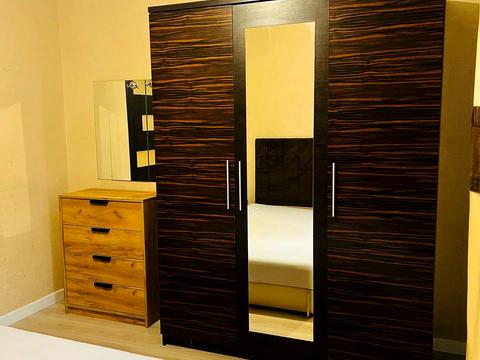 квартира за адресою Левка Лук'яненка вул. (Василя Жуковського), 16, 18, 20, 24