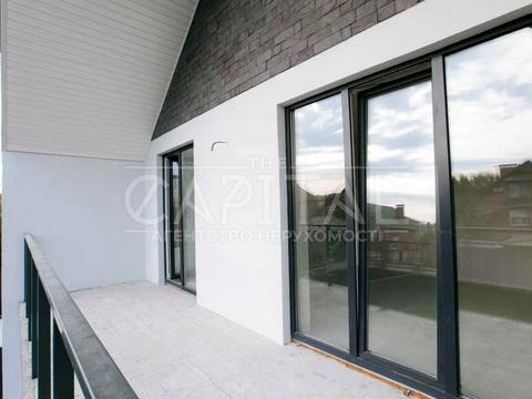 будинок за адресою Жуляни