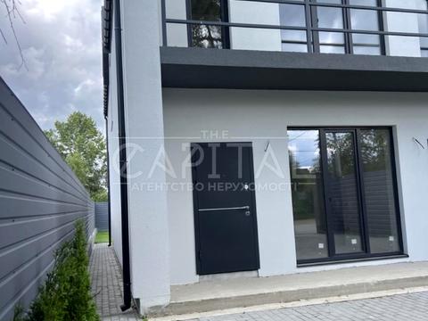 будинок за адресою Жуляни