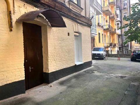 комерційна за адресою Богдана Ступки вул. (Станіславського), 3