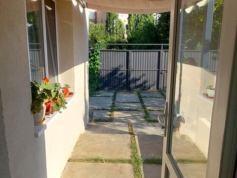 будинок за адресою 10 Лінія вул., 111