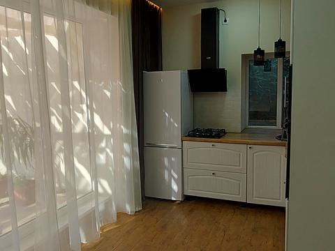 будинок за адресою 10 Лінія вул., 111