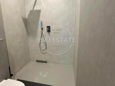 комерційна за адресою Микільсько-Слобідська вул., 11