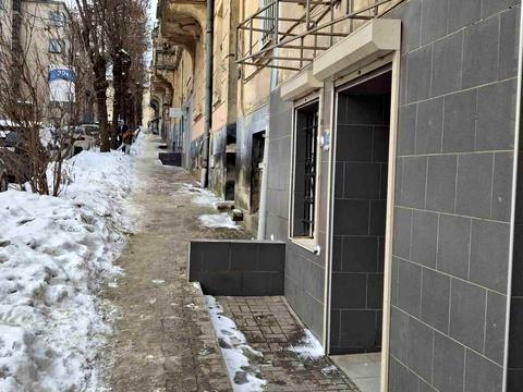 коммерческая по адресу Гладышевского ул., 15