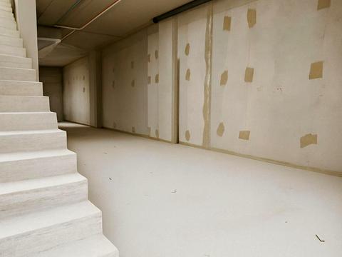 комерційна за адресою Щирецька вул., 30