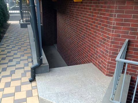 комерційна за адресою Прорізна вул., 13