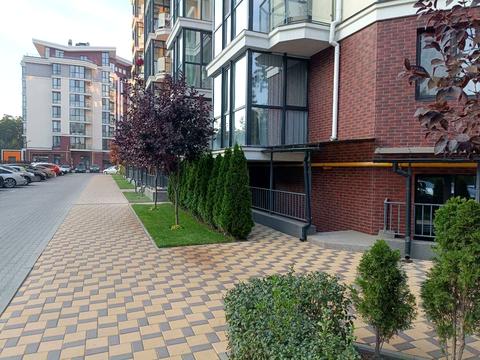 комерційна за адресою Прорізна вул., 13