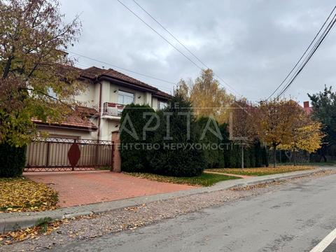 будинок за адресою Райдужна вул., 33